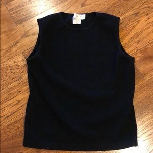 Sleeveless sweater!!